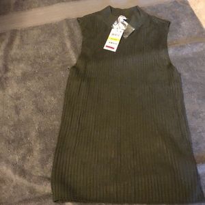NWT ribbed turtle neck tank top